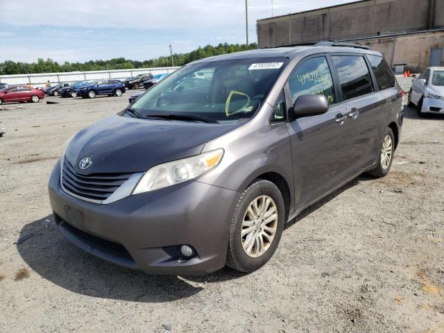 Photo 2 from auction – 2012 TOYOTA SIENNA XLE with VIN 5TDYK3DC2CS243670