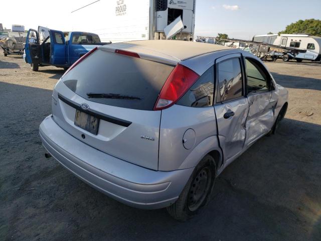 Photo 4 from auction – 2005 FORD FOCUS with VIN 3FAFP37NX5R126453