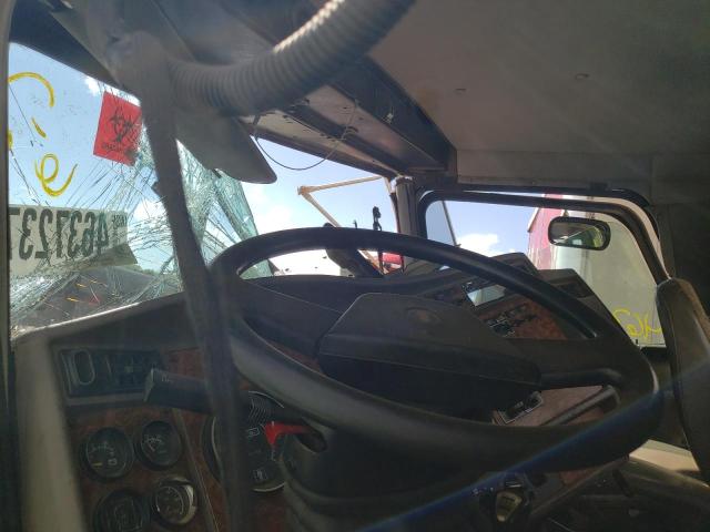 Photo 8 from auction – 2002 KENWORTH CONSTRUCTI with VIN 1NKDLT0X52J891552