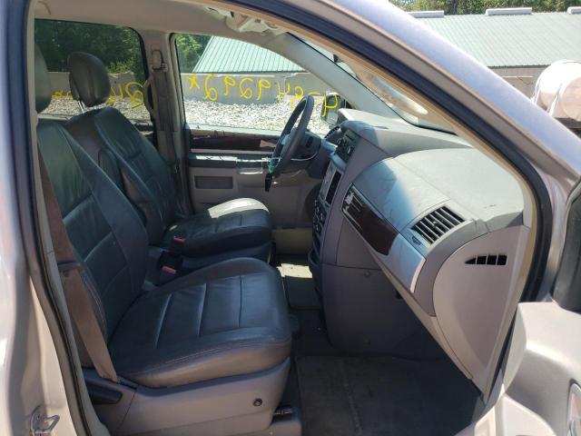 Photo 5 from auction – 2010 CHRYSLER TOWN AND C with VIN 2A4RR5D14AR319349