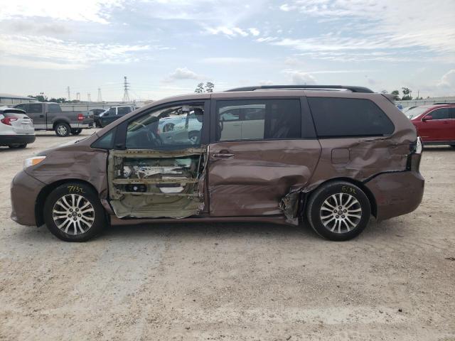 Photo 9 from auction – 2018 TOYOTA SIENNA XLE with VIN 5TDYZ3DC3JS919844