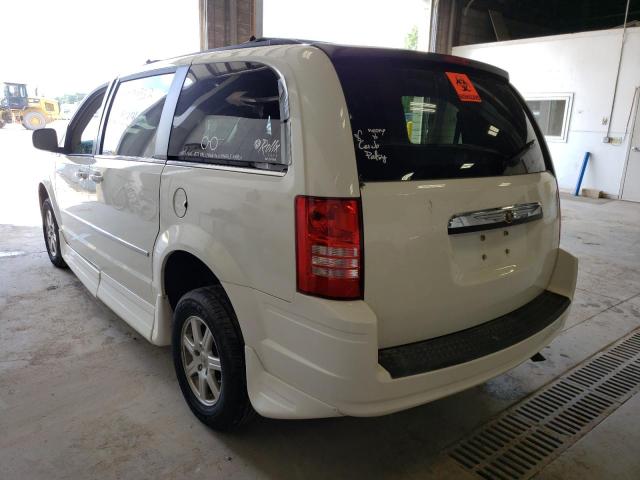 Photo 3 from auction – 2010 CHRYSLER TOWN & COU with VIN 2A4RR5D17AR501014