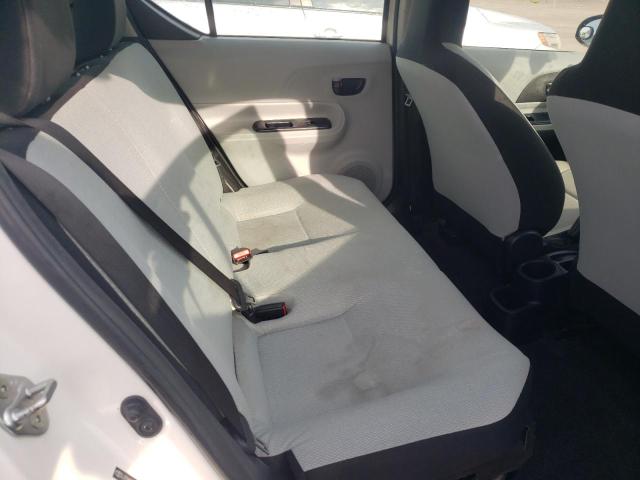 Photo 6 from auction – 2012 TOYOTA PRIUS C with VIN JTDKDTB38C1524484