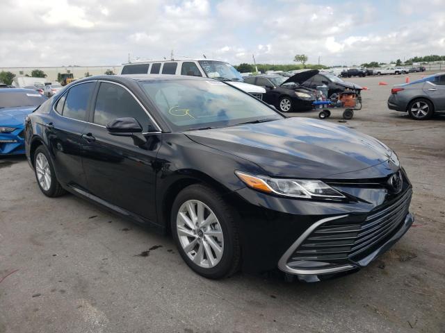 Photo 1 from auction – 2022 TOYOTA CAMRY LE with VIN 4T1C11AK2NU049762