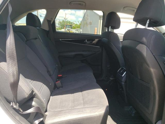 Photo 6 from auction – 2017 KIA SORENTO LX with VIN 5XYPGDA53HG224719