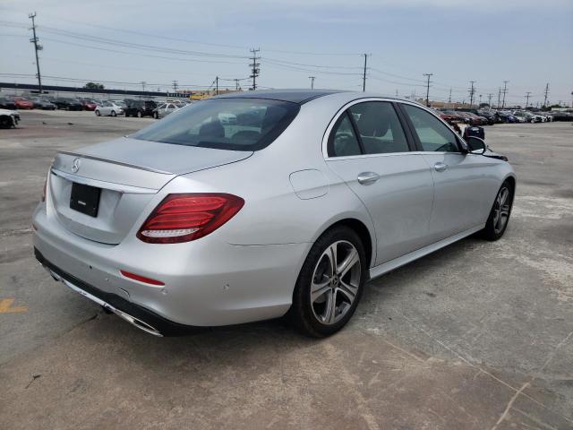 Photo 4 from auction – 2018 MERCEDES-BENZ E 300 with VIN WDDZF4JB9JA383810