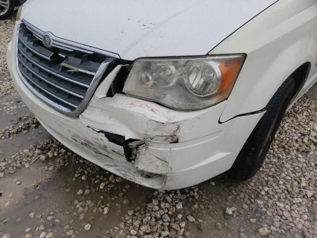 Photo 9 from auction – 2010 CHRYSLER TOWN & COU with VIN 2A4RR5D17AR492623