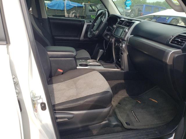 Photo 5 from auction – 2017 TOYOTA 4RUNNER SR with VIN JTEZU5JR9H5149300