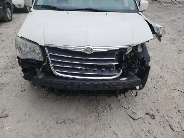 Photo 9 from auction – 2010 CHRYSLER TOWN & COU with VIN 2A4RR5D16AR198372