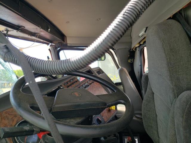 Photo 9 from auction – 2002 KENWORTH CONSTRUCTI with VIN 1NKDLT0X52J891552