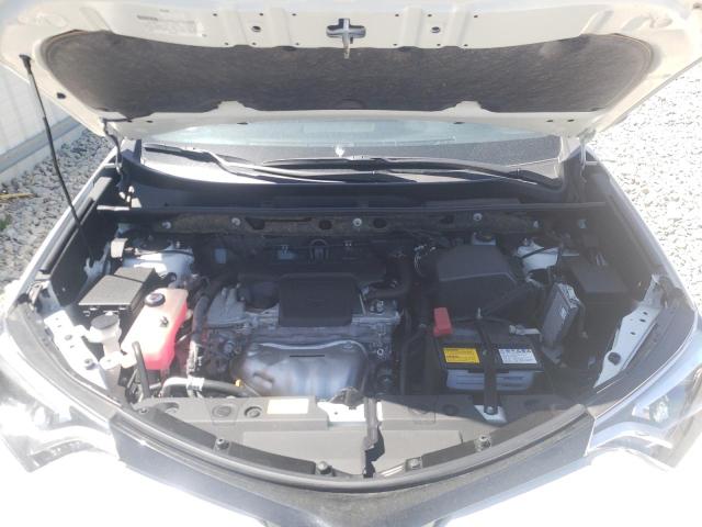 Photo 7 from auction – 2018 TOYOTA RAV4 SE with VIN JTMJFREV1JJ181780