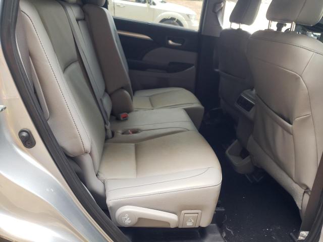 Photo 6 from auction – 2019 TOYOTA HIGHLANDER with VIN 5TDJZRFH4KS577299