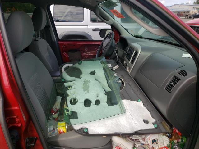 Photo 5 from auction – 2005 FORD ESCAPE XLT with VIN 1FMYU03135KB46377