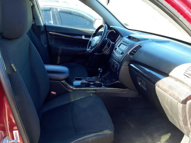 Photo 5 from auction – 2015 KIA SORENTO LX with VIN 5XYKT3A67FG595694