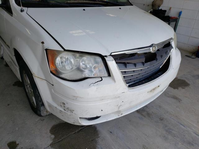 Photo 9 from auction – 2010 CHRYSLER TOWN & COU with VIN 2A4RR5D17AR501014