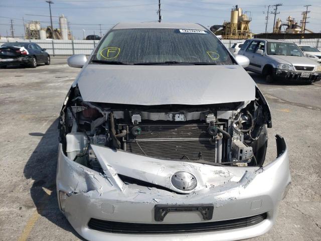 Photo 9 from auction – 2013 TOYOTA PRIUS V with VIN JTDZN3EU8D3267509