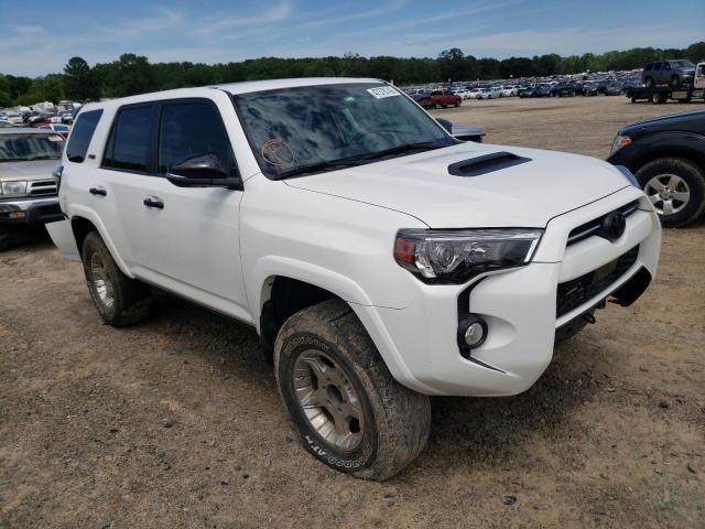 TOYOTA 4RUNNER SR 2020 with VIN JTEBU5JR8L5752605 - Photo from auction