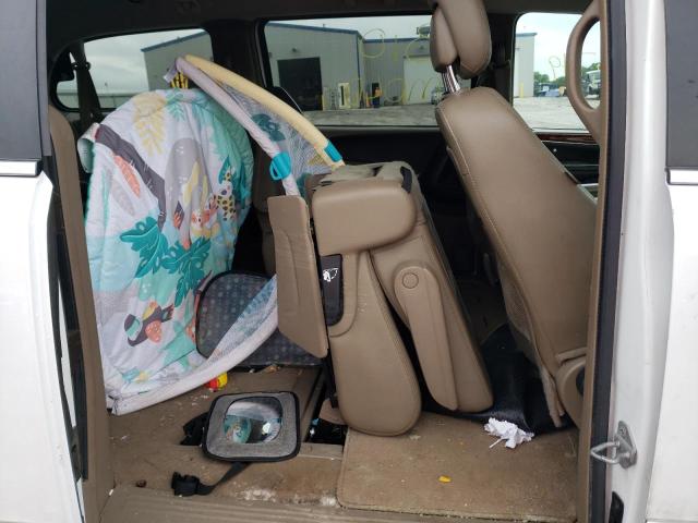 Photo 6 from auction – 2016 CHRYSLER TOWN & COU with VIN 2C4RC1BG9GR156035