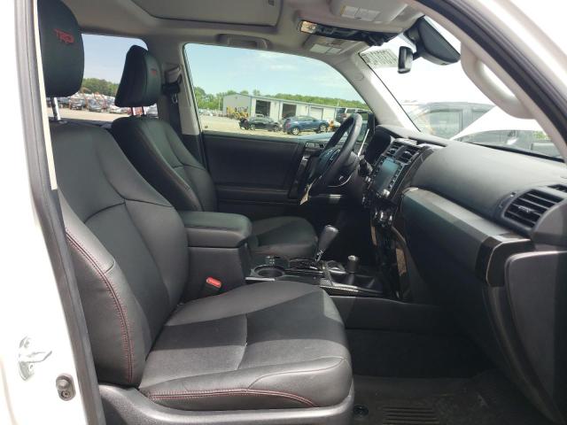 Photo 5 from auction – 2020 TOYOTA 4RUNNER SR with VIN JTEBU5JR8L5752605