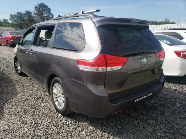 Photo 3 from auction – 2011 TOYOTA SIENNA XLE with VIN 5TDYK3DC7BS011659