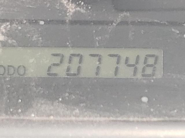 Photo 8 from auction – 2002 TOYOTA CAMRY LE with VIN 4T1BF32K62U016864