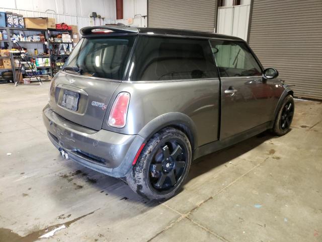 Photo 4 from auction – 2005 MINI COOPER S with VIN WMWRE33505TG97290