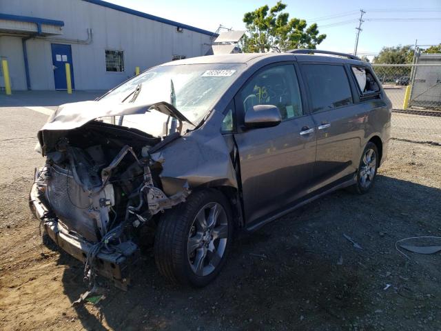 Photo 2 from auction – 2016 TOYOTA SIENNA SE with VIN 5TDXK3DC4GS718799