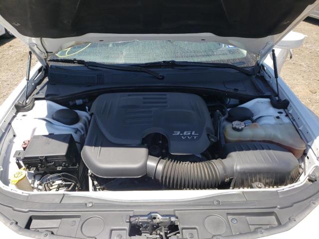 Photo 7 from auction – 2017 CHRYSLER 300 LIMITE with VIN 2C3CCAAG1HH538658