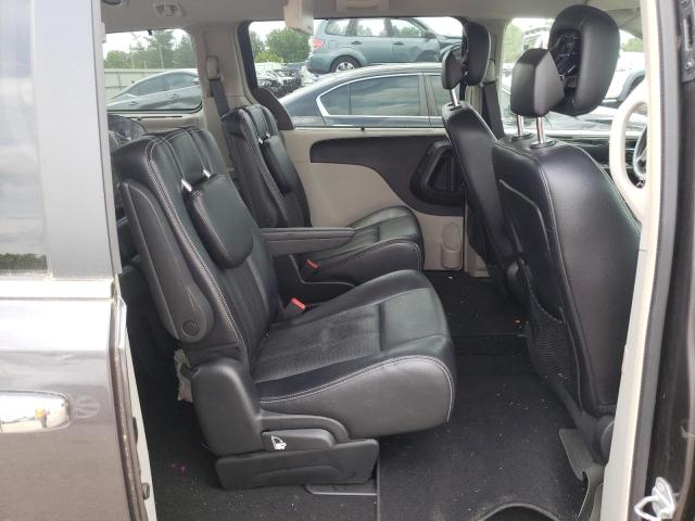 Photo 6 from auction – 2015 CHRYSLER TOWN & COU with VIN 2C4RC1CG3FR574104