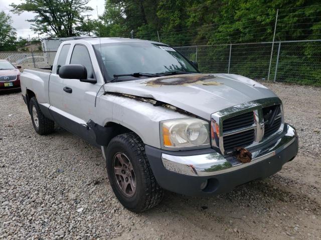 DODGE DAKOTA SLT 2005 with VIN 1D7HW42N65S252323 - Photo from auction