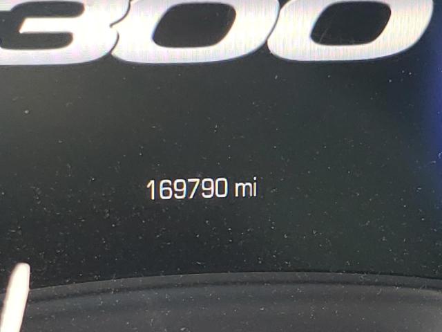 Photo 8 from auction – 2015 CHRYSLER 300 LIMITE with VIN 2C3CCAAG7FH755788