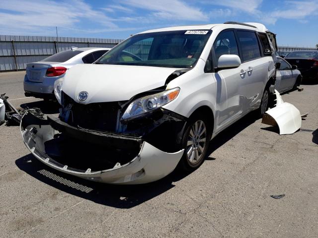 Photo 2 from auction – 2015 TOYOTA SIENNA XLE with VIN 5TDDK3DC2FS117845