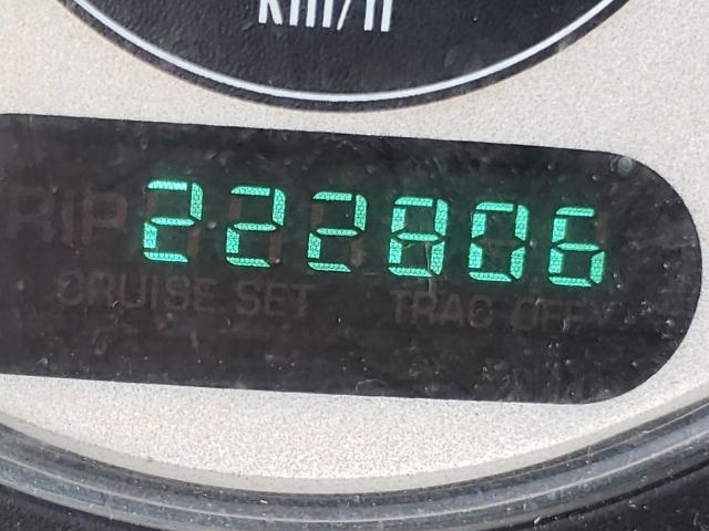 Photo 8 from auction – 2002 CHRYSLER TOWN & COU with VIN 2C8GP64L02R616872