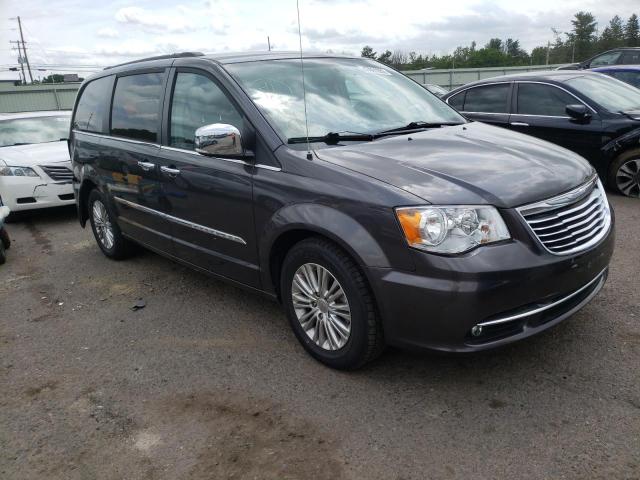 CHRYSLER TOWN & COU 2015 with VIN 2C4RC1CG3FR574104 - Photo from auction