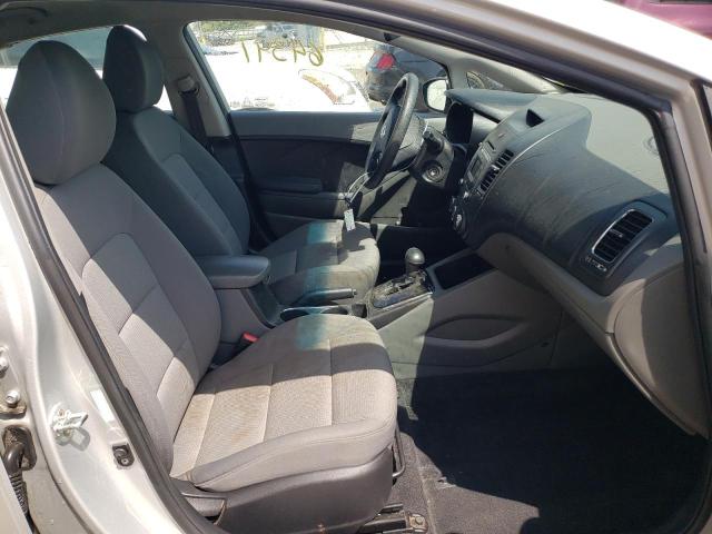 Photo 5 from auction – 2017 KIA FORTE LX with VIN 3KPFK4A77HE061145