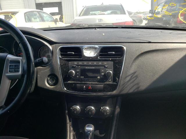 Photo 9 from auction – 2013 CHRYSLER 200 TOURIN with VIN 1C3CCBBB0DN695981