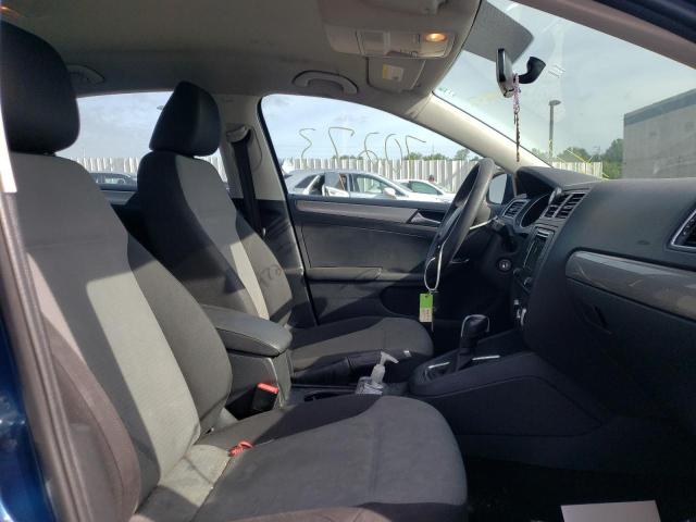 Photo 5 from auction – 2017 VOLKSWAGEN JETTA S with VIN 3VW2B7AJ0HM394687