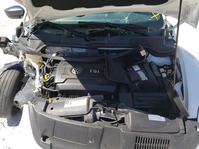 Photo 7 from auction – 2014 VOLKSWAGEN BEETLE with VIN 3VWF17AT0EM651199