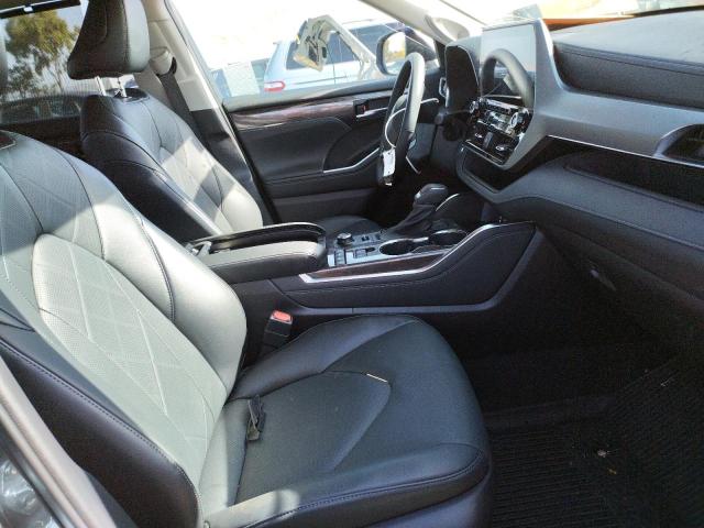 Photo 5 from auction – 2022 TOYOTA HIGHLANDER with VIN 5TDFZRBH0NS173349