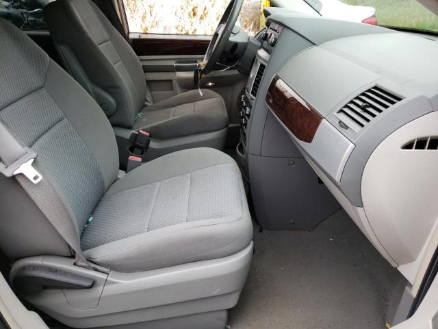Photo 5 from auction – 2010 CHRYSLER TOWN & COU with VIN 2A4RR5D10AR391908