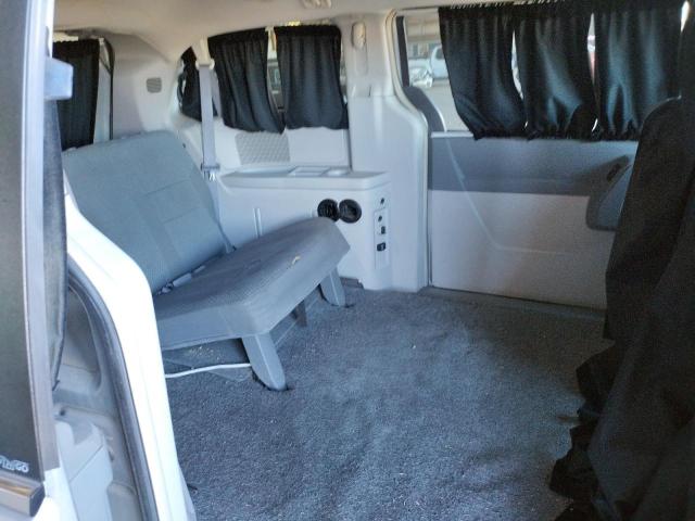 Photo 6 from auction – 2010 CHRYSLER TOWN & COU with VIN 2A4RR5D19AR239786