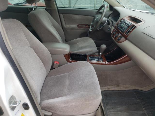 Photo 5 from auction – 2004 TOYOTA CAMRY LE with VIN JTDBE30K640286617