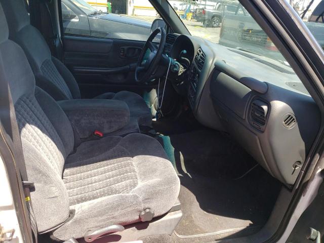 Photo 5 from auction – 2000 CHEVROLET BLAZER with VIN 1GNDT13W2YK294457