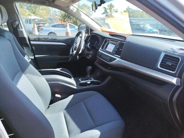 Photo 5 from auction – 2016 TOYOTA HIGHLANDER with VIN 5TDBKRFH7GS269270