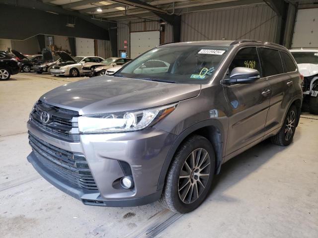 Photo 2 from auction – 2017 TOYOTA HIGHLANDER with VIN 5TDJZRFH2HS469806