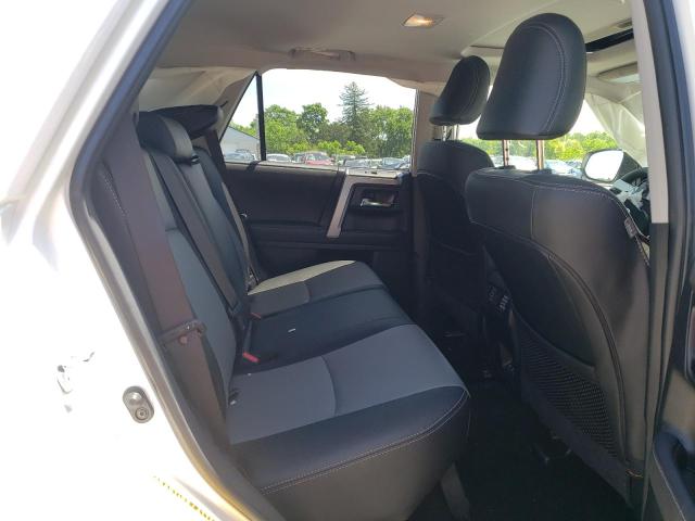 Photo 6 from auction – 2022 TOYOTA 4RUNNER SR with VIN JTENU5JR6N6053404
