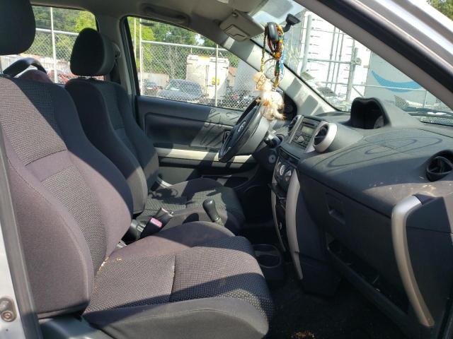 Photo 5 from auction – 2005 TOYOTA SCION XA with VIN JTKKT624850081428