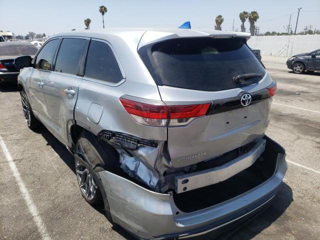 Photo 3 from auction – 2017 TOYOTA HIGHLANDER with VIN 5TDZZRFH3HS192117