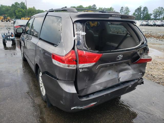 Photo 3 from auction – 2014 TOYOTA SIENNA XLE with VIN 5TDYK3DCXES423305