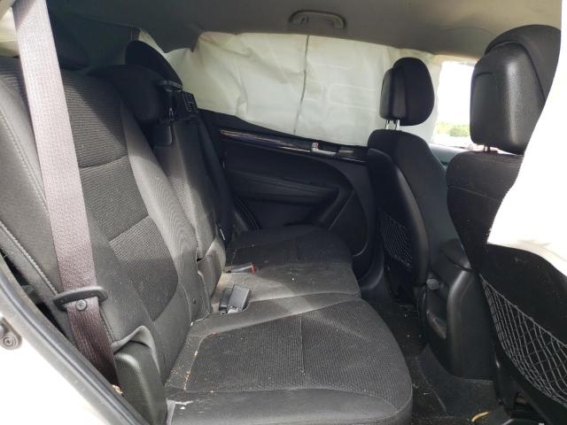 Photo 6 from auction – 2014 KIA SORENTO LX with VIN 5XYKT3A65EG449082